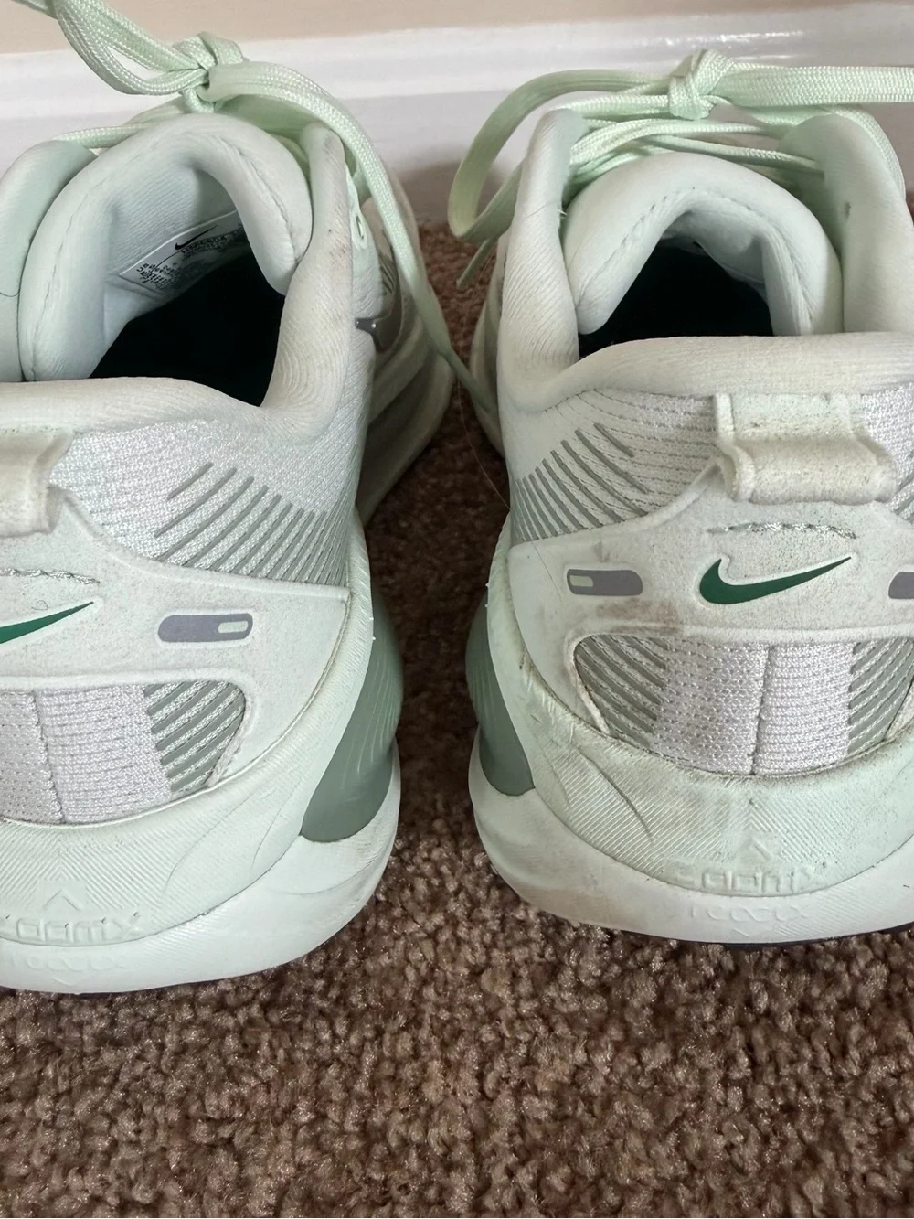 Nike Women’s Mint Green Athletic Running Shoes